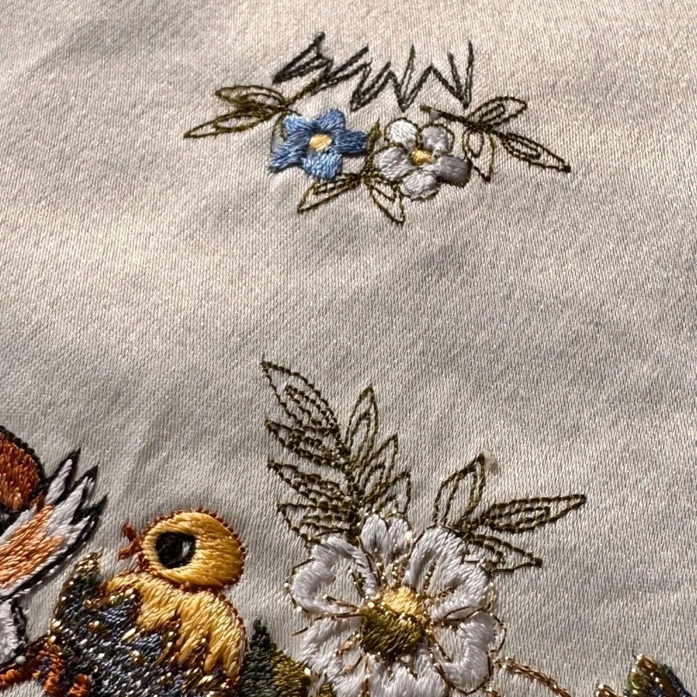 Vintage Embroidered Bunny Rabbit‎ Doily Table Decor Easter Spring